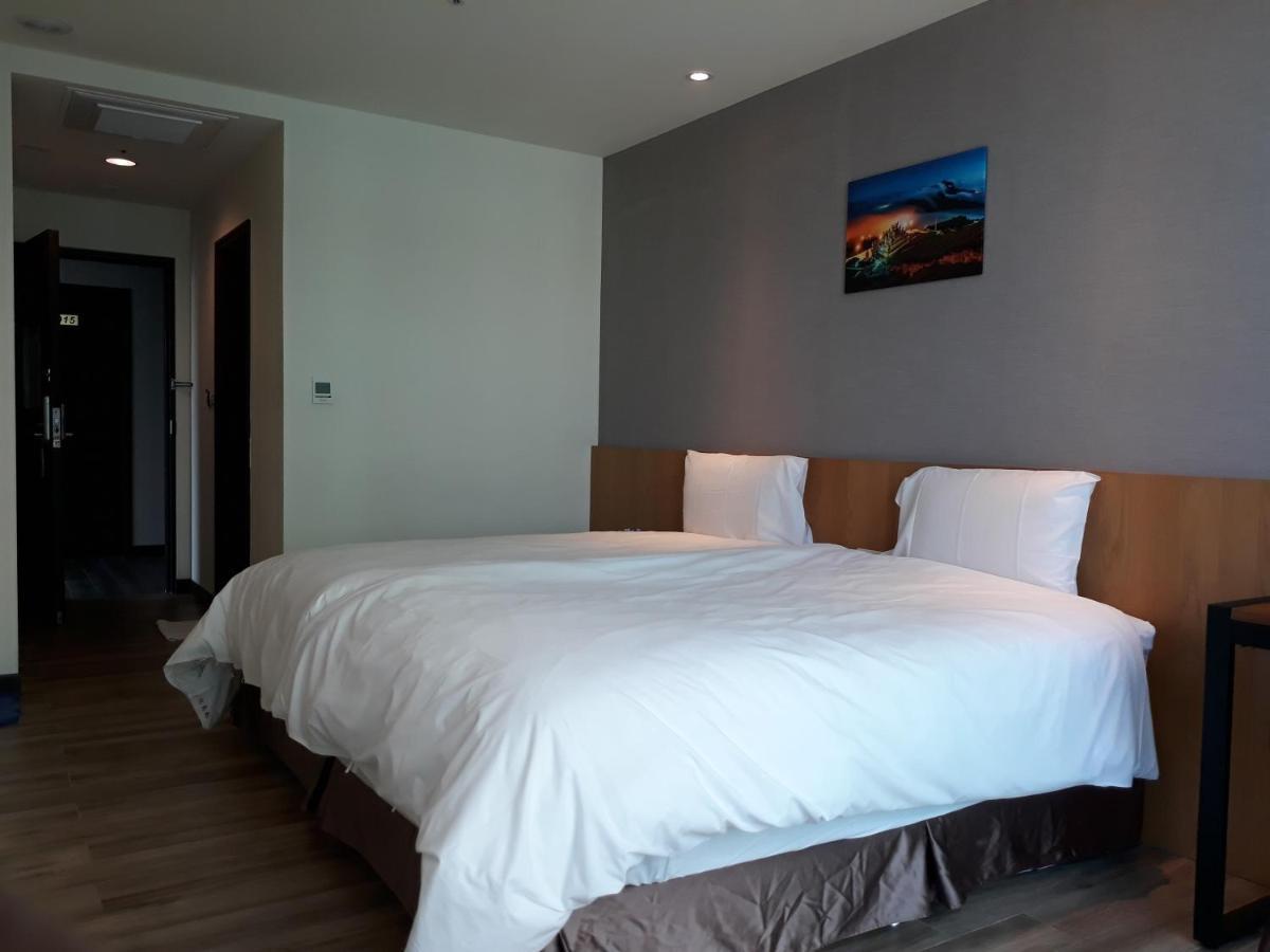 Honest & Warm Hotel Taoyuan Zewnętrze zdjęcie