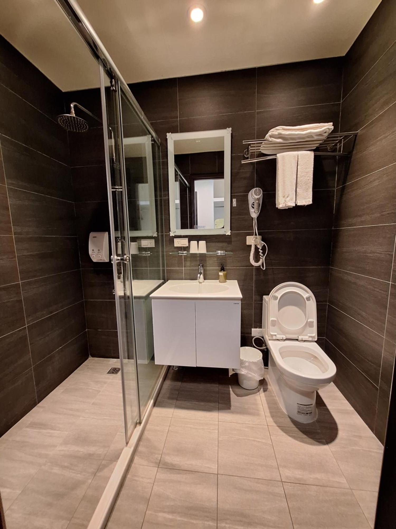 Honest & Warm Hotel Taoyuan Zewnętrze zdjęcie